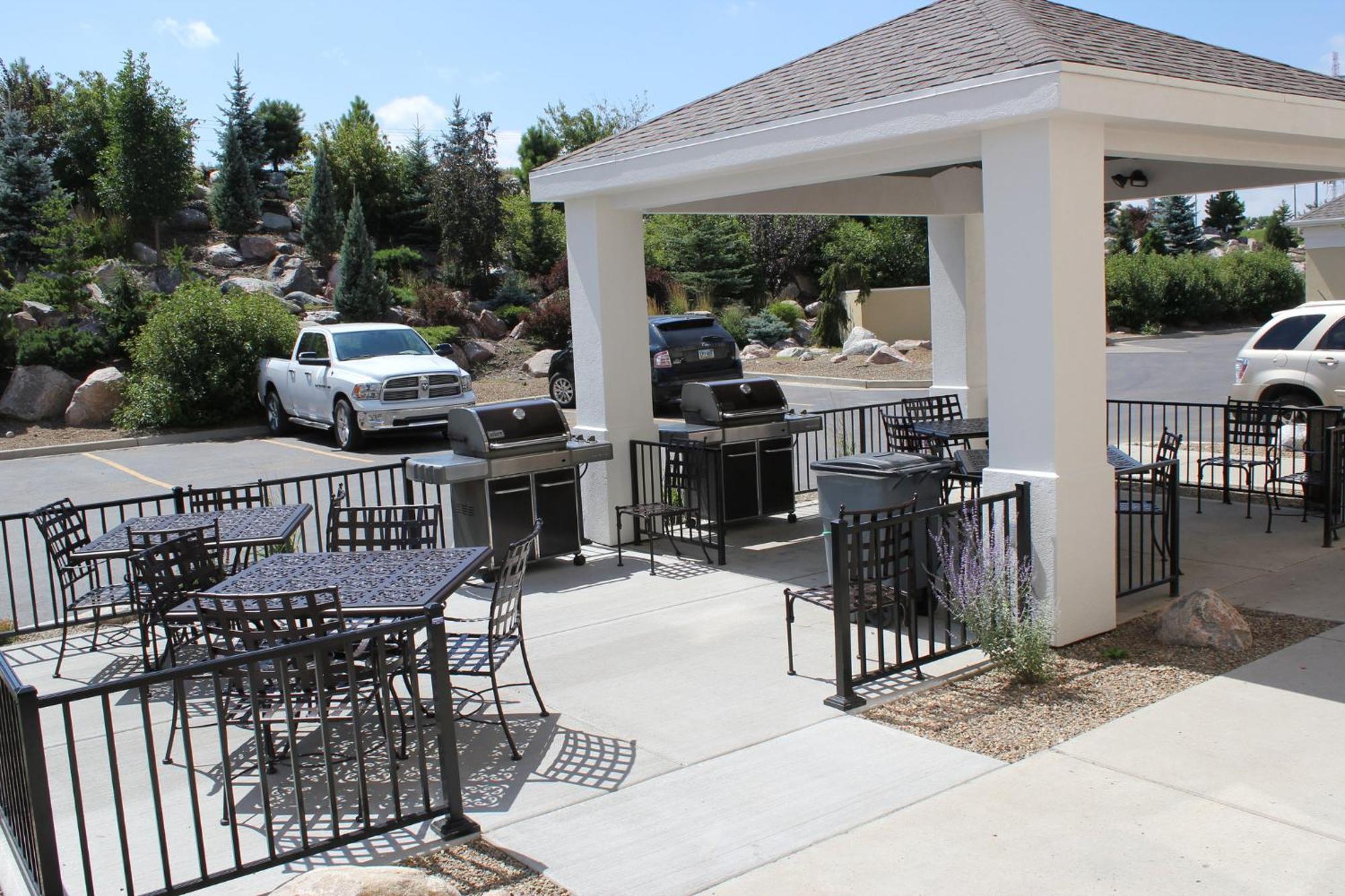 Candlewood Suites Bismarck Exterior photo